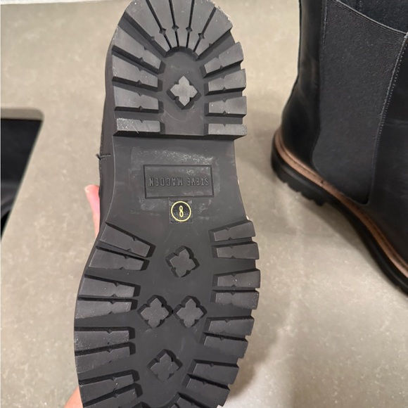 NWOT Steve Madden Pressley Chelsea Boot. Women’s size 8 - Picture 2 of 7